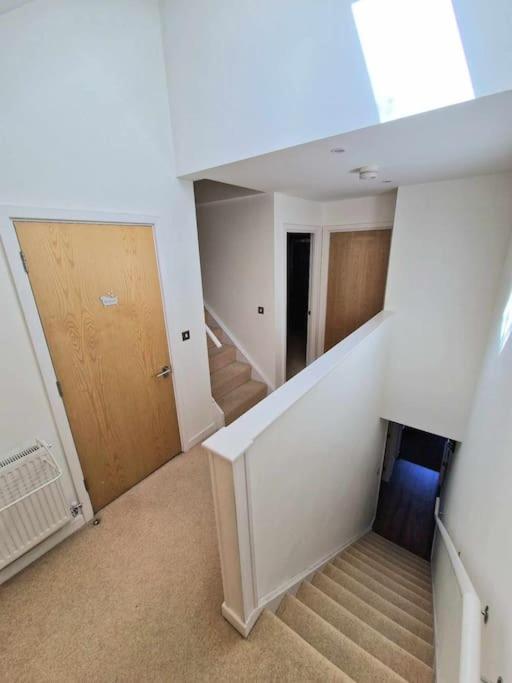 Explore London: 2 Bedroom House In Wood Green Eksteriør bilde