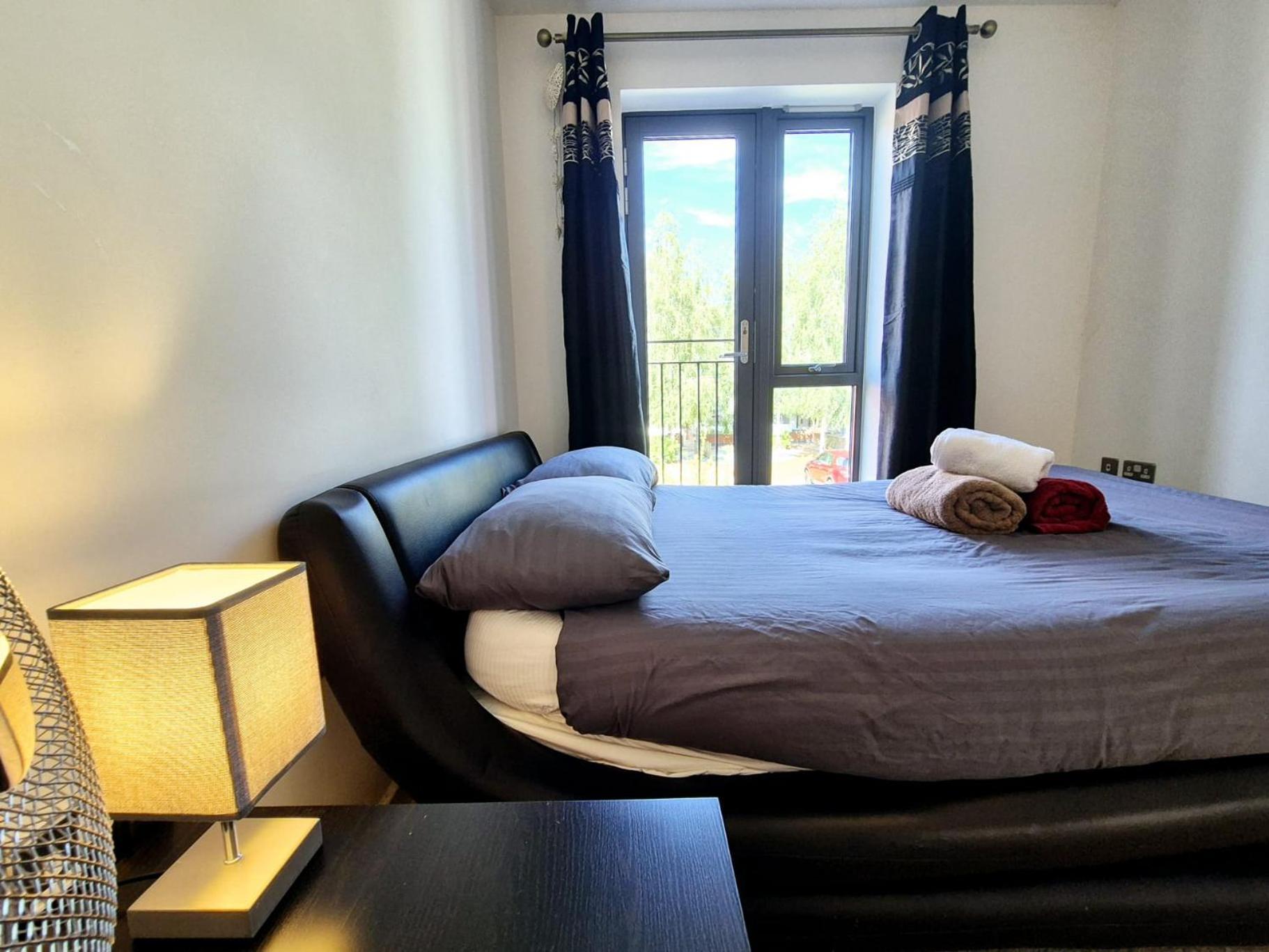 Explore London: 2 Bedroom House In Wood Green Eksteriør bilde