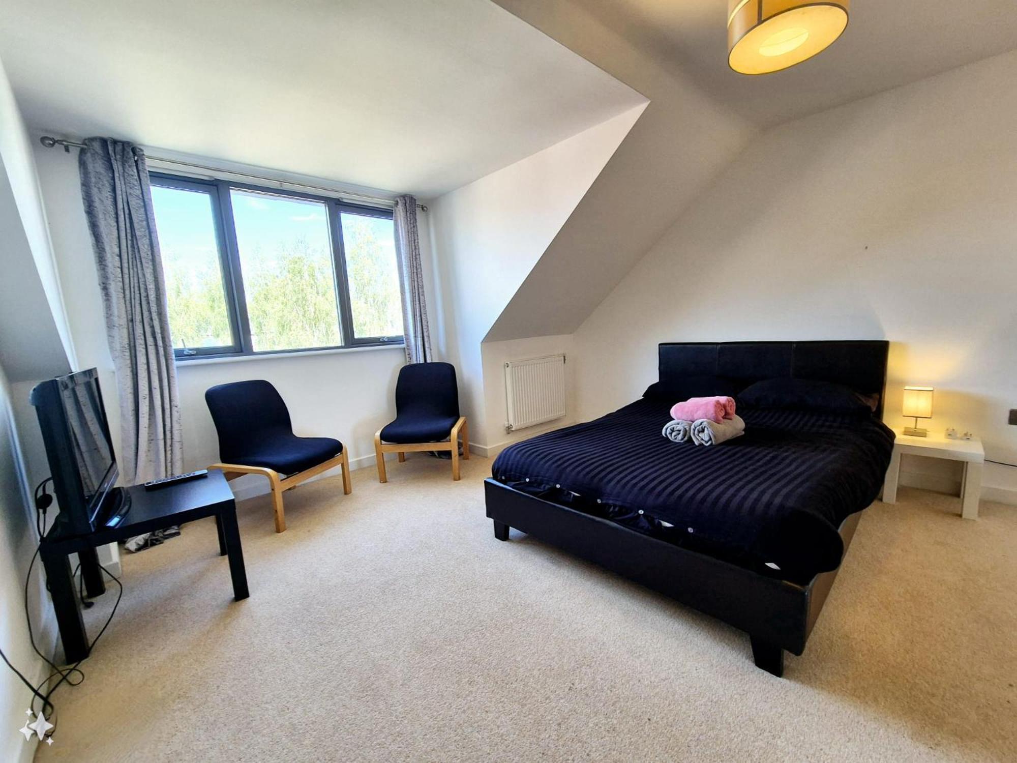 Explore London: 2 Bedroom House In Wood Green Eksteriør bilde